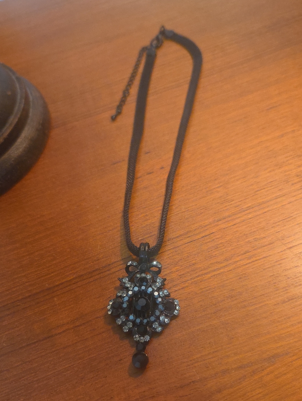 Black Vintage-Inspired Pendant Necklace